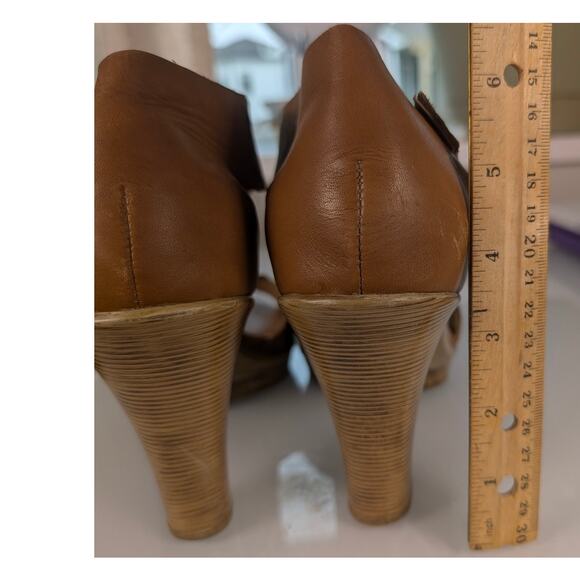 Sofft Women's Dabney Tan Leather T-Strap Cutout Sides Boho Block Heel Sandals 10 - Picture 5 of 9